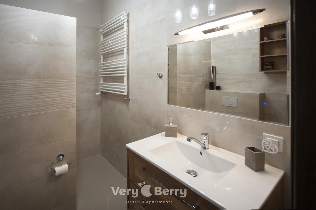 Przestronny Apartament Very Berry W Poznaniu Z Dwiema Sypialniami By Noclegi Renters Exterior foto